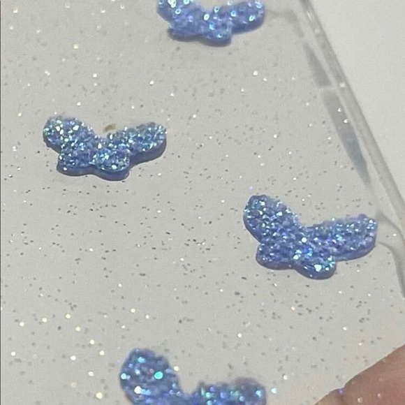 Raised purple butterfly iPhone 12 case. Unique raised glitter design 💜🦋💜 - Picture 6 of 7